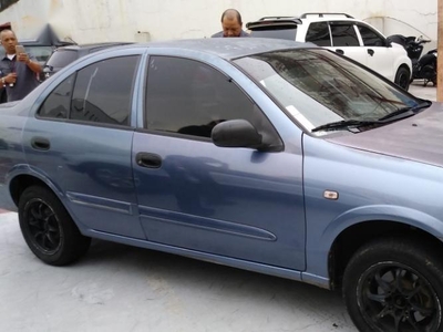 2nd Hand Nissan Sentra 2004 at 130000 km for sale