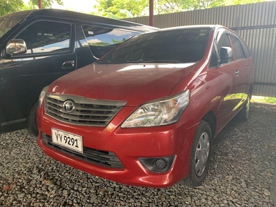 Red Toyota Innova 2016 at 20000 km for sale in Manila