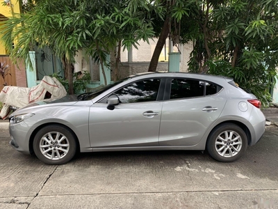 Selling Silver Mazda 3 2016 in Manila