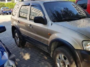 Ford Escape xlt 2004 model gas automatic