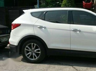 Hyundai Santa Fe 2013 White SUV For Sale
