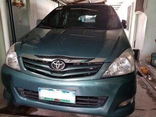 Selling 2nd Hand 2010 Toyota Innova at 70000 km in Bacoor