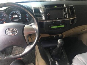Selling 2nd Hand Toyota Fortuner 2014 Manual Diesel at 100000 km in Silang