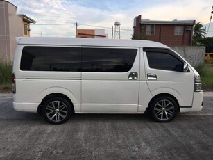Selling 2nd Hand Toyota Hiace 2015 Automatic Diesel at 50000 km in Imus