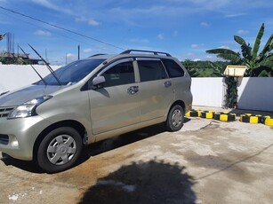 Selling Gold Toyota Avanza 2013 Van in Cavite City