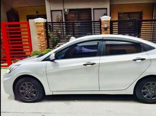 Selling Hyundai Accent 2011 at 70000 km in Cavite City