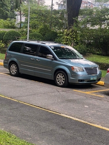 Sell Green 2011 Chrysler Town And Country in Quezon City