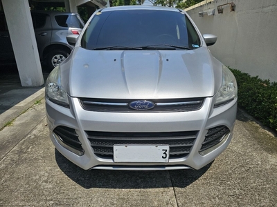 Selling White Ford Escape 2015 in Parañaque