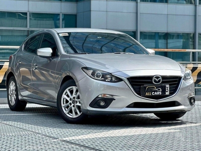 Selling White Mazda 3 2016 in Makati