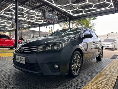 Selling Yellow Toyota Corolla altis 2014 in Lipa