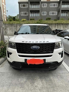 White Ford Explorer 2018 for sale in Mabalacat