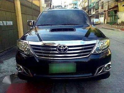 2013 Toyota Fortuner V AT Black For Sale