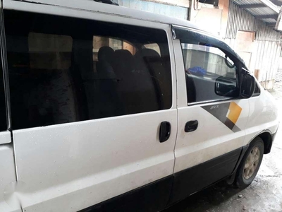 For sale Hyundai Starex white with complete papers