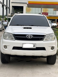 Sell White 2005 Toyota Fortuner in Pasay