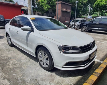 Sell White 2016 Volkswagen Jetta in Quezon City