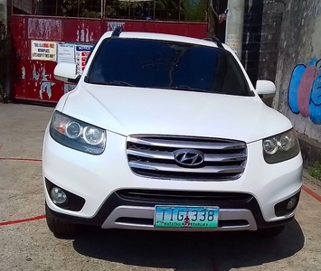 Selling White Hyundai Santa Fe 2011 in Valenzuela