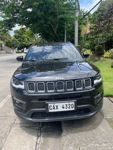 Selling White Jeep Compass 2020 in Manila
