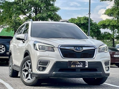 Selling White Subaru Forester 2019 in Makati