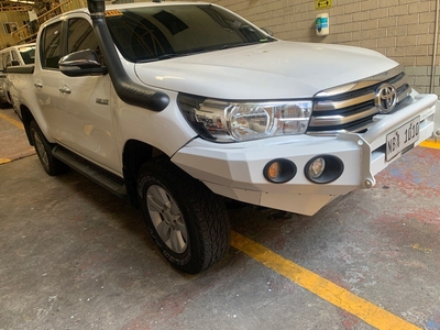 Selling White Toyota Hilux 2017 in Quezon City