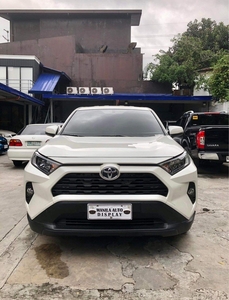 Selling White Toyota Rav4 2020 in Pasig