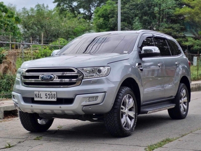 White Ford Everest 2017 for sale in