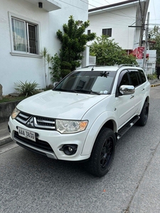 White Mitsubishi Montero sport 2015 for sale in Cainta