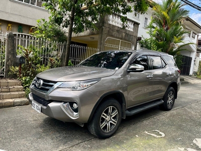 White Toyota Fortuner 2016 for sale in Quezon City