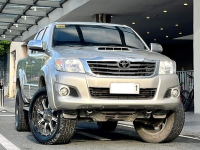 White Toyota Hilux 2014 for sale in Automatic
