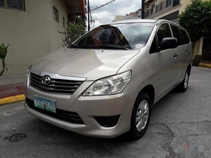 2012 Toyota Innova Manual Gasoline well maintained