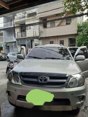 Selling Toyota Fortuner 2006 Automatic Gasoline at 176000 km