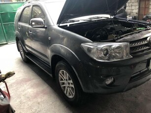 Selling Toyota Fortuner 2009