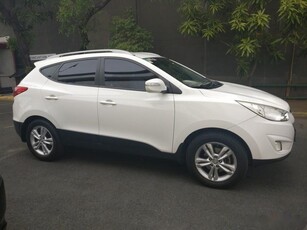Selling White Hyundai Tucson 2013 SUV at 33051 km in Manila