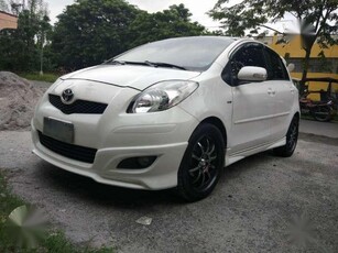 Toyota Yaris 15 G 2010 AT White for sale