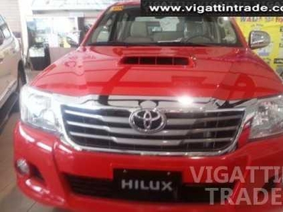 HILUX 4X4G AT 156k all in down!