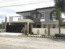 5 Bedroom House with Swimming pool for sale in Angeles