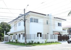 BRAND NEW MODERN DESIGN DUPLEX CORNER HOUSE AND LOT IN BF HO