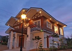 House and Lot w pool in Tagaytay Highlands 5br rfo