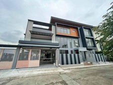 High Ceiling House and Lot with Pool in Greenwoods Pasig