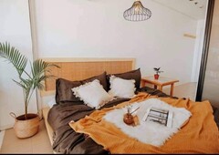 Persimmon (1 bedroom loft)
