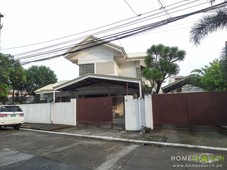 2 Storey House with 6 Garage in BF Homes for Sale