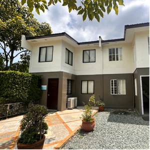 Townhouse For Sale In Pasong Kawayan I, General Trias
