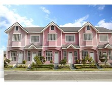 Pacific Residences Queen Townhouse