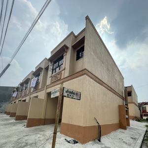 Townhouse For Rent In Bagumbong, Caloocan