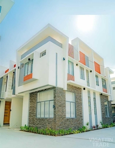 QC 3 BR Thse for sale near S&R Congressional in Munoz