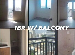 Mandaluyong 1 BR unit with balcony for lease near MRT Shaw