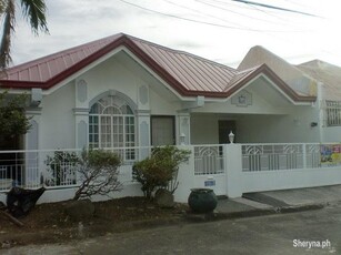 SEMI FURNISHED BUNGALOW IN BF HOMES PARANAQUE