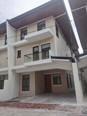 Townhouse For Sale In Moonwalk, Paranaque