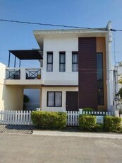 Tanza, Townhouse For Sale