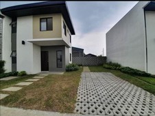 House & lot for sale in Laguna. few minutes to alabang & makati