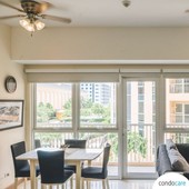 Upscale 1BR Mckinley Hill w/ Balcony (Fully-furnished)